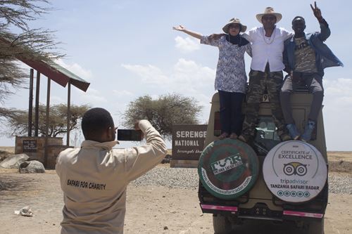 Serengeti national park safari tours to experience animals